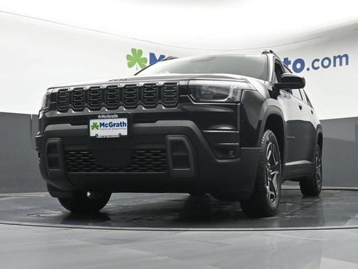 Diamond Black Crystal Pearlcoat 2026 Jeep Cherokee Limited