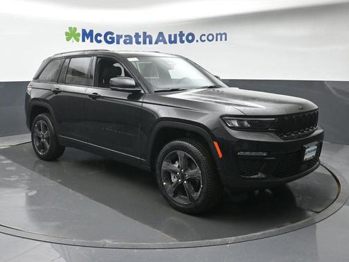 Diamond Black Crystal Pearlcoat 2025 Jeep Grand Cherokee Limited
