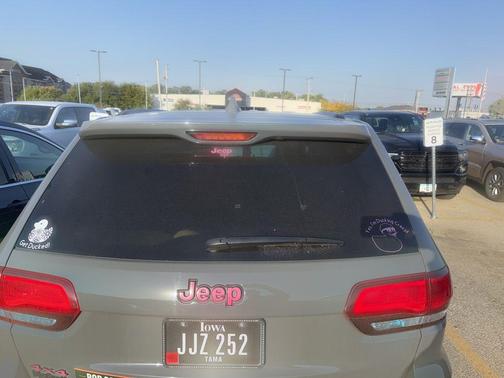 2022 Jeep Grand Cherokee Laredo