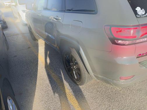 2022 Jeep Grand Cherokee Laredo
