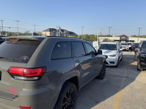 2022 Jeep Grand Cherokee Laredo