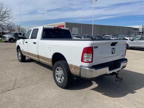Bright White Clearcoat 2022 RAM 2500 Tradesman Crew Cab 4x4 8' Box