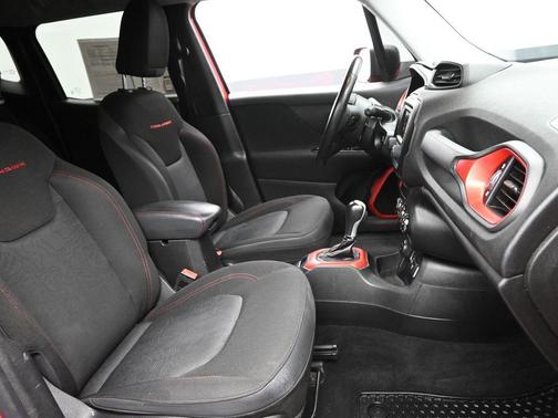 2016 Jeep Renegade Trailhawk