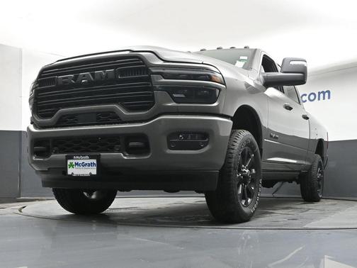 Ceramic Gray Clearcoat 2026 RAM 2500 Laramie Crew Cab 4x4 6'4' Box