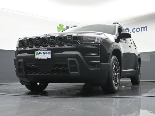 Diamond Black Crystal Pearlcoat 2026 Jeep Cherokee Laredo 4x4