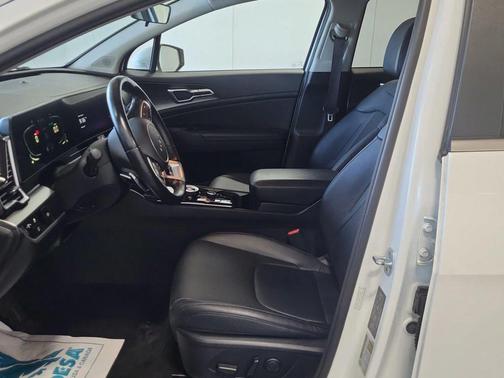 Snow White Pearl 2023 Kia Sportage Hybrid EX