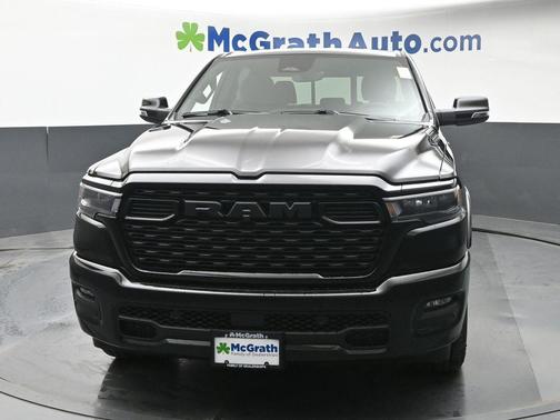 Diamond Black Crystal Pearlcoat 2026 RAM 1500 Big Horn/Lone Star