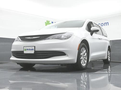 2020 Chrysler Voyager LX