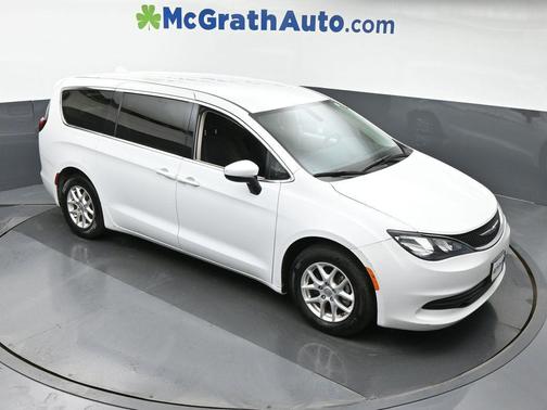 2020 Chrysler Voyager LX