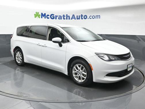 2020 Chrysler Voyager LX