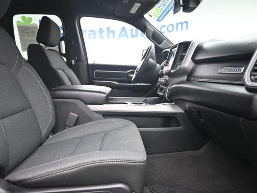 Bright White Clearcoat 2020 RAM 1500 Big Horn/Lone Star