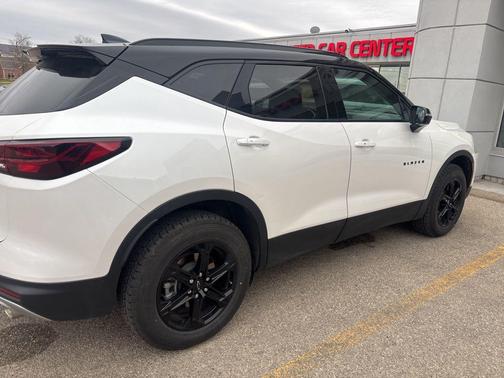 Iridescent Pearl Tricoat 2023 Chevrolet Blazer 3LT