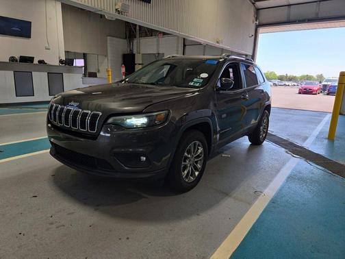 Granite Crystal Metallic Clearcoat 2019 Jeep Cherokee Latitude Plus