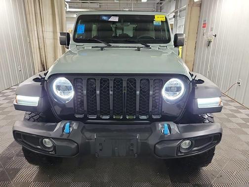 Earl Clearcoat 2023 Jeep Wrangler 4xe Base