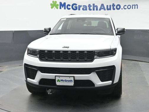 Bright White Clearcoat 2026 Jeep Grand Cherokee L Altitude