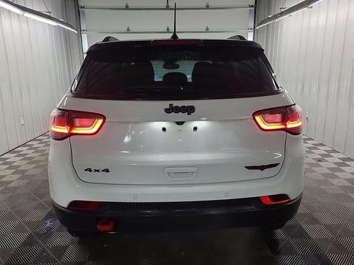 Bright White Clearcoat 2025 Jeep Compass Trailhawk
