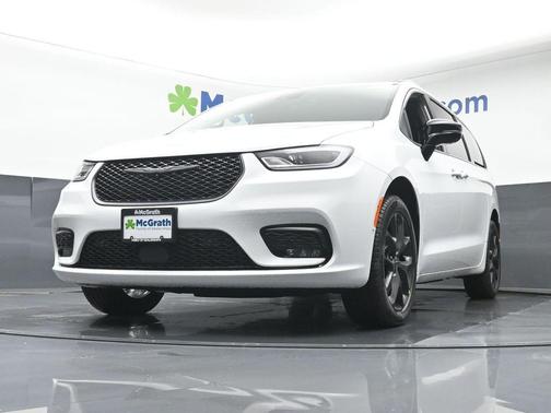 2026 Chrysler Pacifica L