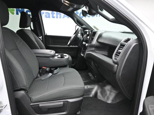 2026 RAM 2500 Tradesman Crew Cab 4x4 6'4' Box