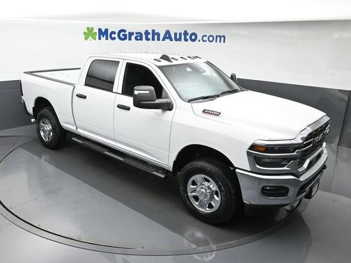 2026 RAM 2500 Tradesman Crew Cab 4x4 6'4' Box