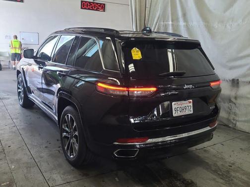 2022 Jeep Grand Cherokee 4xe Overland