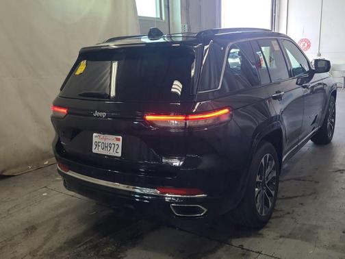 2022 Jeep Grand Cherokee 4xe Overland