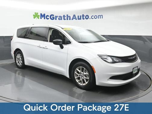 2024 Chrysler Voyager LX