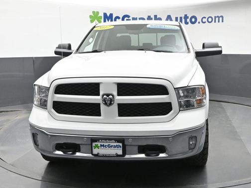 Bright White Clearcoat 2017 RAM 1500 SLT