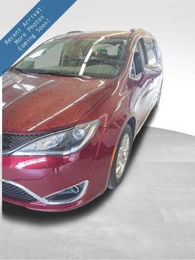 Velvet Red Pearlcoat 2019 Chrysler Pacifica Limited