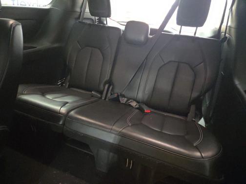 2025 Chrysler Pacifica L