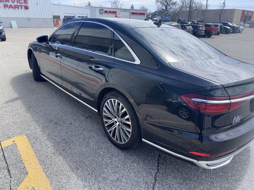 Mythos Black Metallic 2019 Audi A8 55