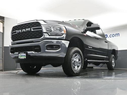 2022 RAM 2500 Big Horn Crew Cab 4x4 6'4' Box