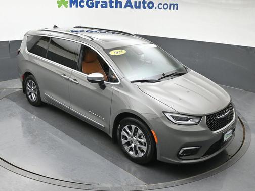 2025 Chrysler Pacifica L