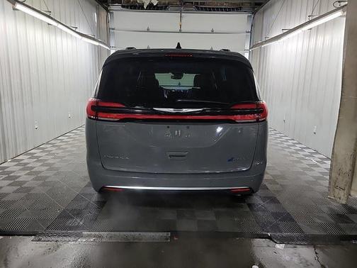 2025 Chrysler Pacifica L