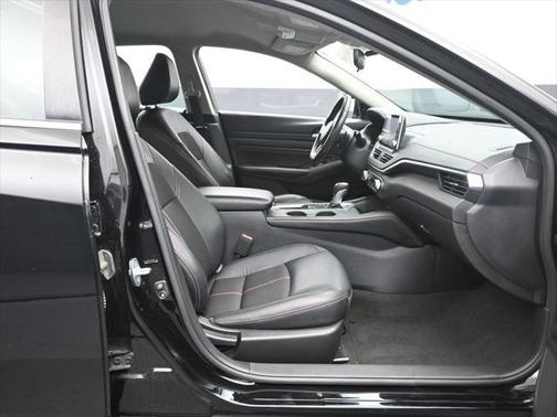 2022 Nissan Altima SR FWD