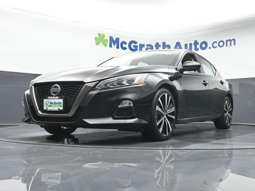 2022 Nissan Altima SR FWD