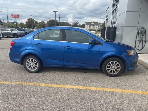 2017 Chevrolet Sonic LT