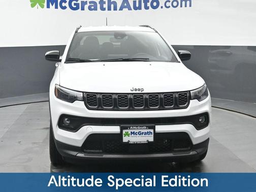 Bright White Clearcoat 2026 Jeep Compass Latitude