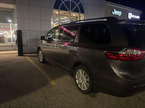 2017 Toyota Sienna XLE