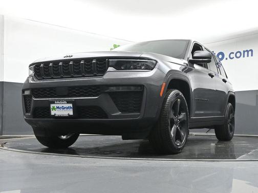 Baltic Gray Metallic Clearcoat 2026 Jeep Grand Cherokee Limited