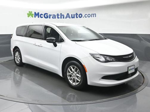 2026 Chrysler Voyager LX