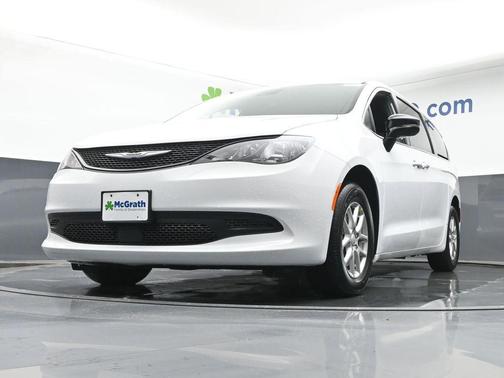 2026 Chrysler Voyager LX