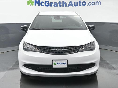 2026 Chrysler Voyager LX