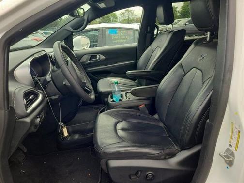 2022 Chrysler Pacifica Hybrid Touring L