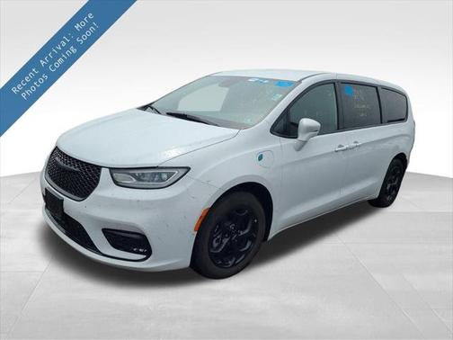 2022 Chrysler Pacifica Hybrid Touring L