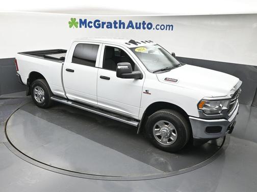 Bright White Clearcoat 2024 RAM 3500 Tradesman Crew Cab 4x4 6'4' Box