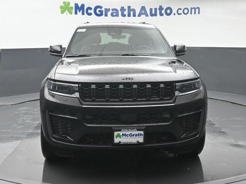 Diamond Black Crystal Pearlcoat 2026 Jeep Grand Cherokee L Altitude