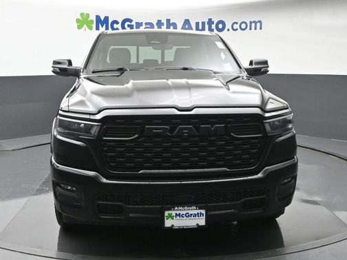 Diamond Black Crystal Pearlcoat 2026 RAM 1500 Big Horn/Lone Star