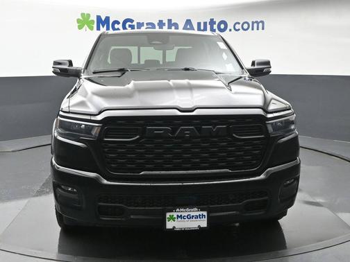 Diamond Black Crystal Pearlcoat 2026 RAM 1500 Big Horn/Lone Star