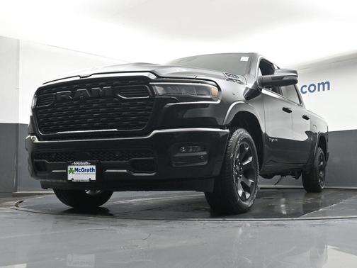 Diamond Black Crystal Pearlcoat 2026 RAM 1500 Big Horn/Lone Star