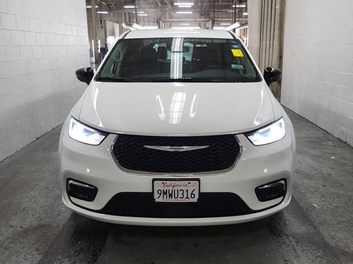 2024 Chrysler Pacifica Hybrid Select